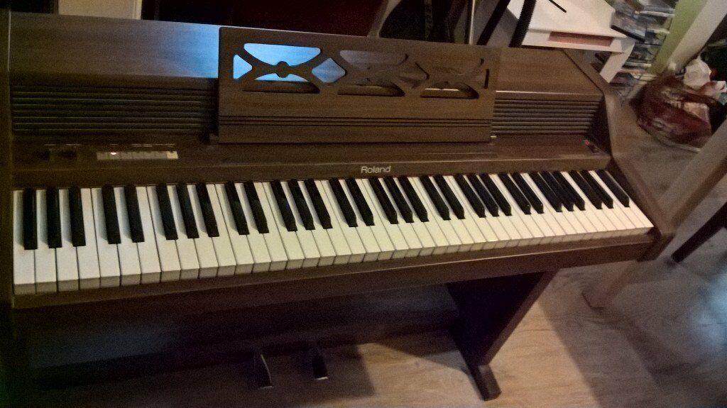 ROLAND HP-300 